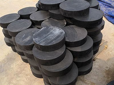 昌江区板式橡胶支座由若干层橡胶片与薄钢板经加压硫化